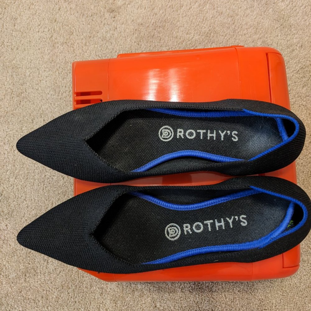 Rothys Black Pointed Toe Flats Size 9B